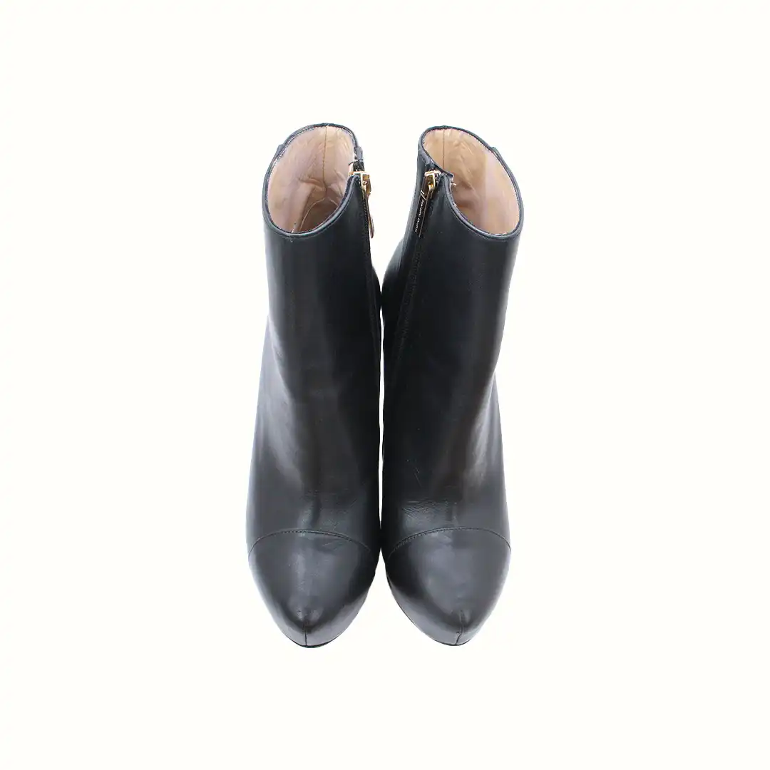 Elisabetta Franchi Black Leather Ankle Boots